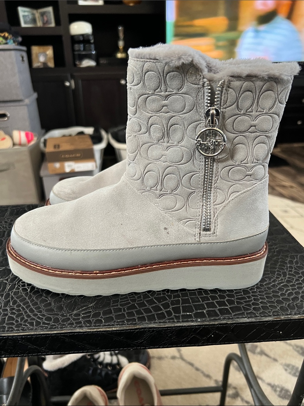 Coach soft suede boots w signature print - Picture 3 of 5
